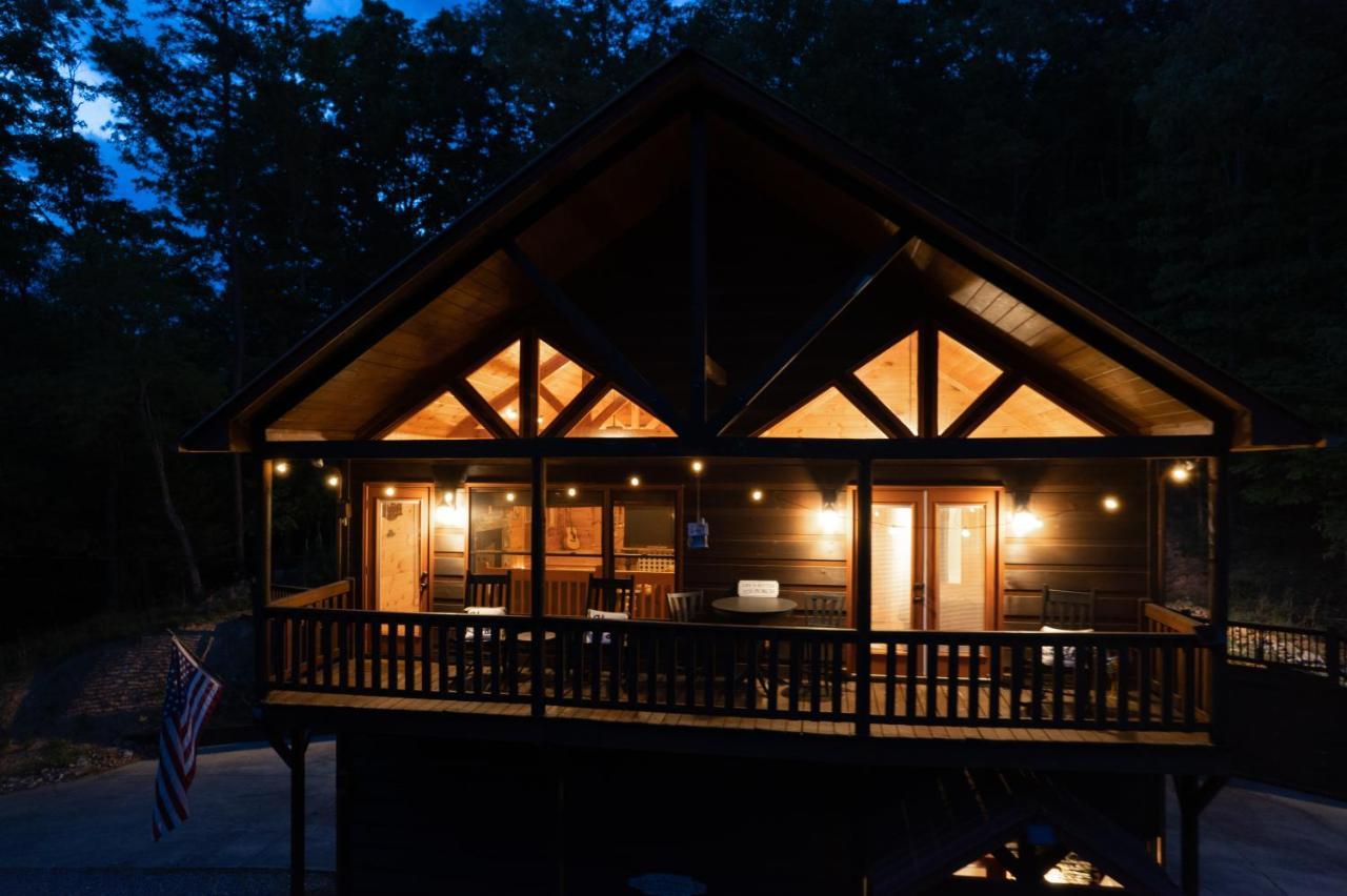 Trout N' About Your Blue Ridge Mountains Retreat, Hot Tub + Game Room! เอลลิเจย์ ภายนอก รูปภาพ