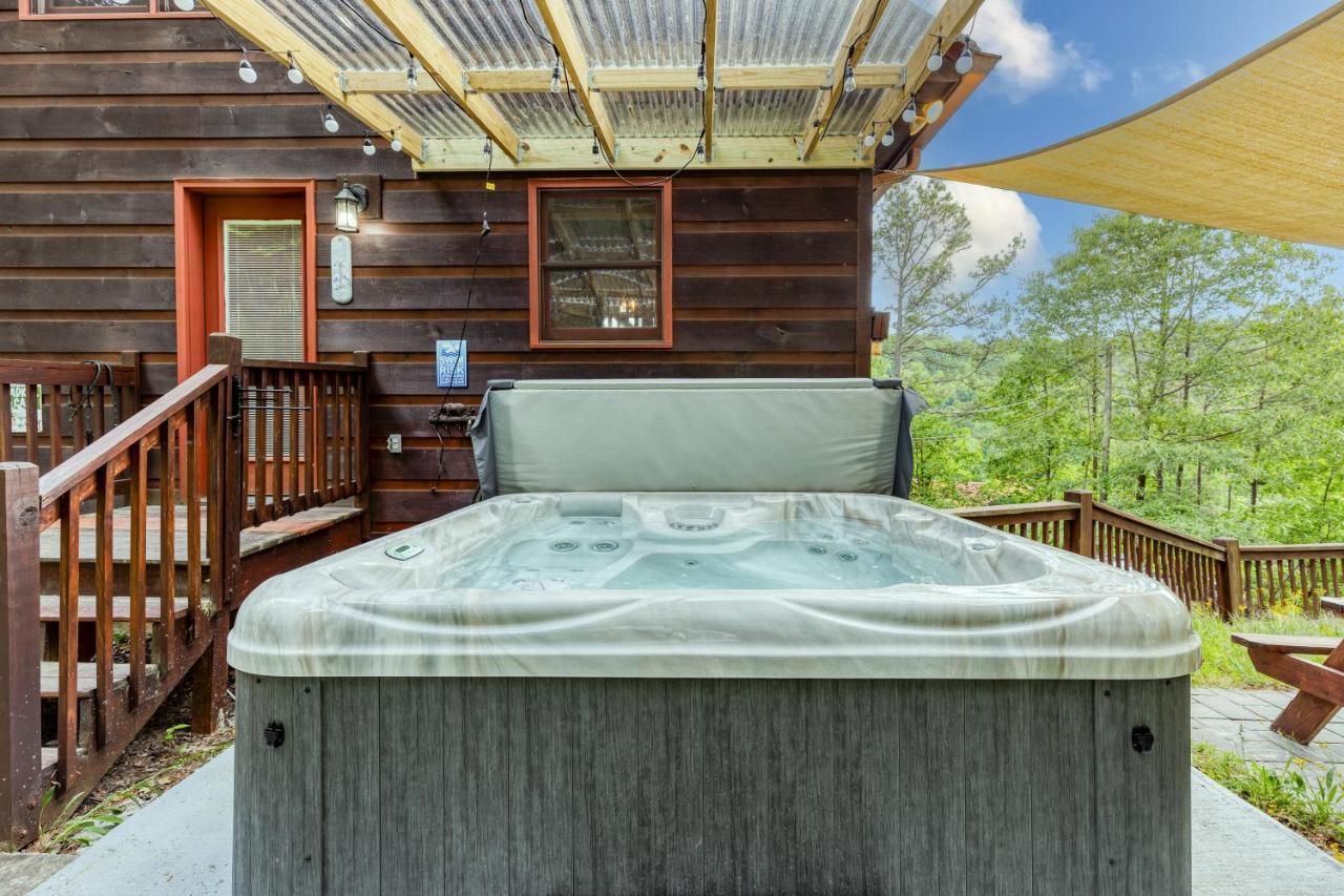Trout N' About Your Blue Ridge Mountains Retreat, Hot Tub + Game Room! เอลลิเจย์ ภายนอก รูปภาพ