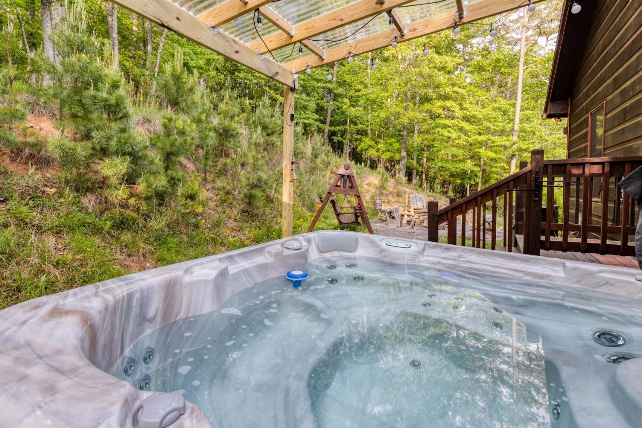 Trout N' About Your Blue Ridge Mountains Retreat, Hot Tub + Game Room! เอลลิเจย์ ภายนอก รูปภาพ
