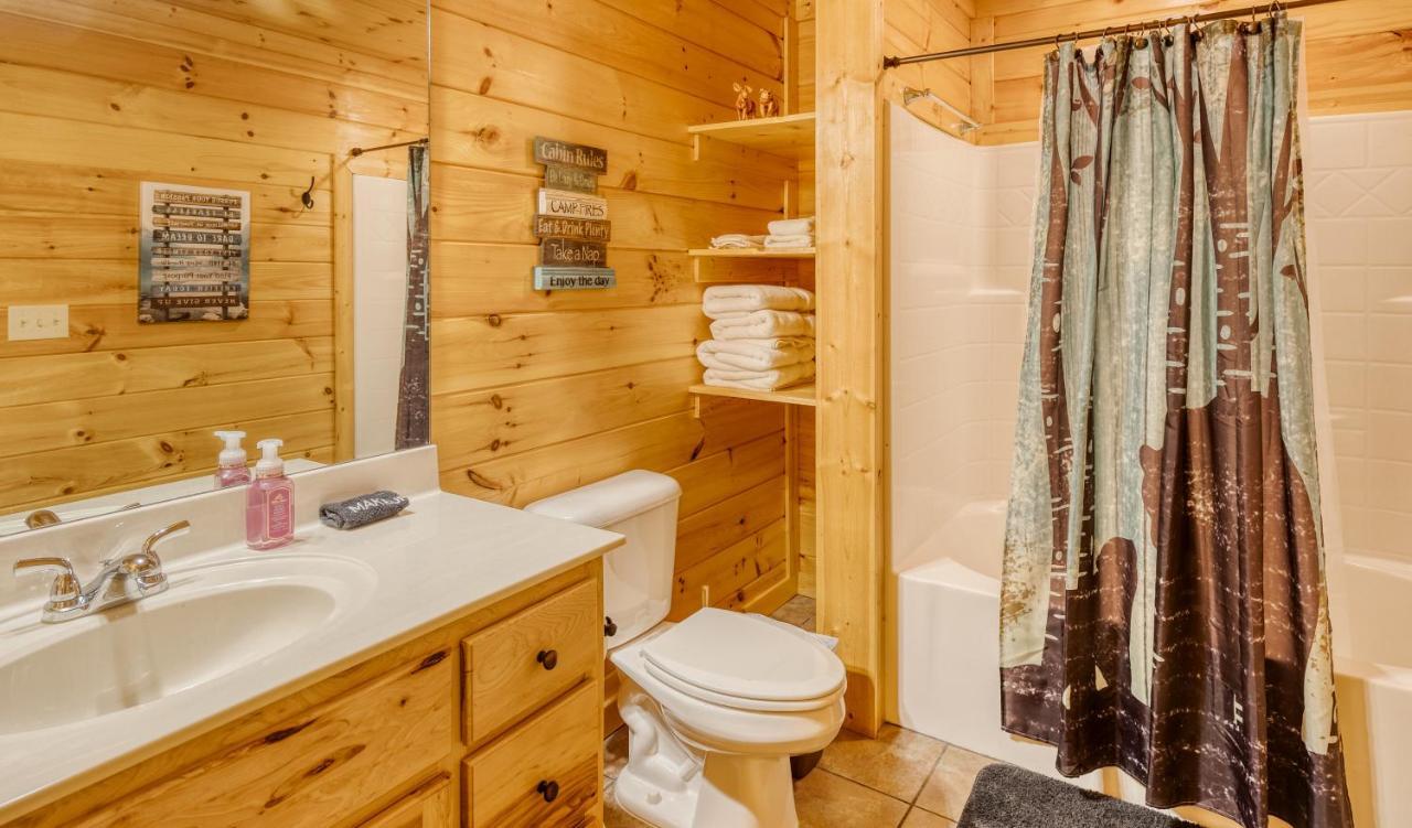 Trout N' About Your Blue Ridge Mountains Retreat, Hot Tub + Game Room! เอลลิเจย์ ภายนอก รูปภาพ
