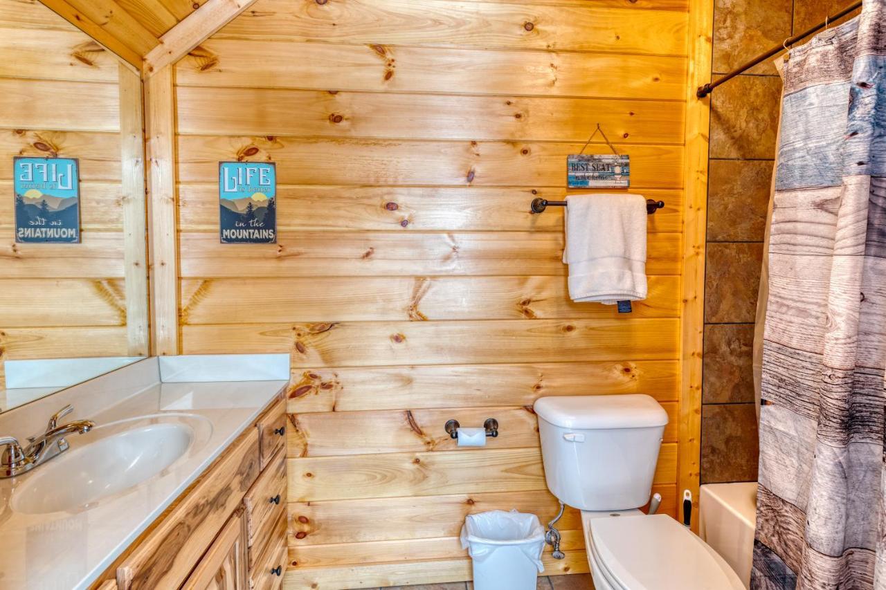 Trout N' About Your Blue Ridge Mountains Retreat, Hot Tub + Game Room! เอลลิเจย์ ภายนอก รูปภาพ