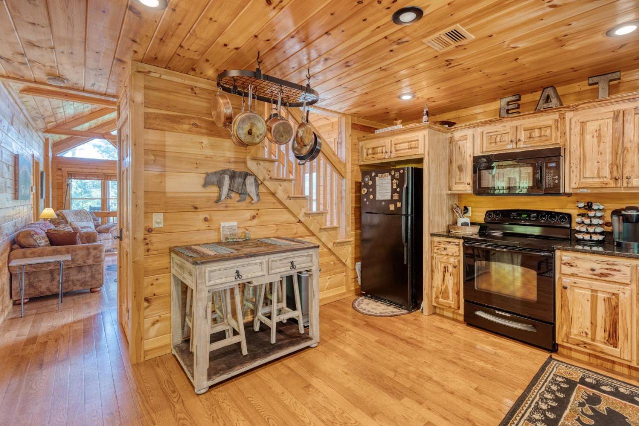 Trout N' About Your Blue Ridge Mountains Retreat, Hot Tub + Game Room! เอลลิเจย์ ภายนอก รูปภาพ